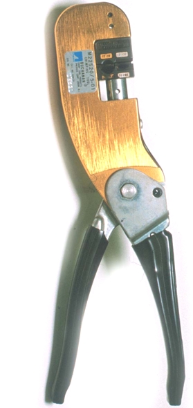 Crimp tool, enlarged image.
